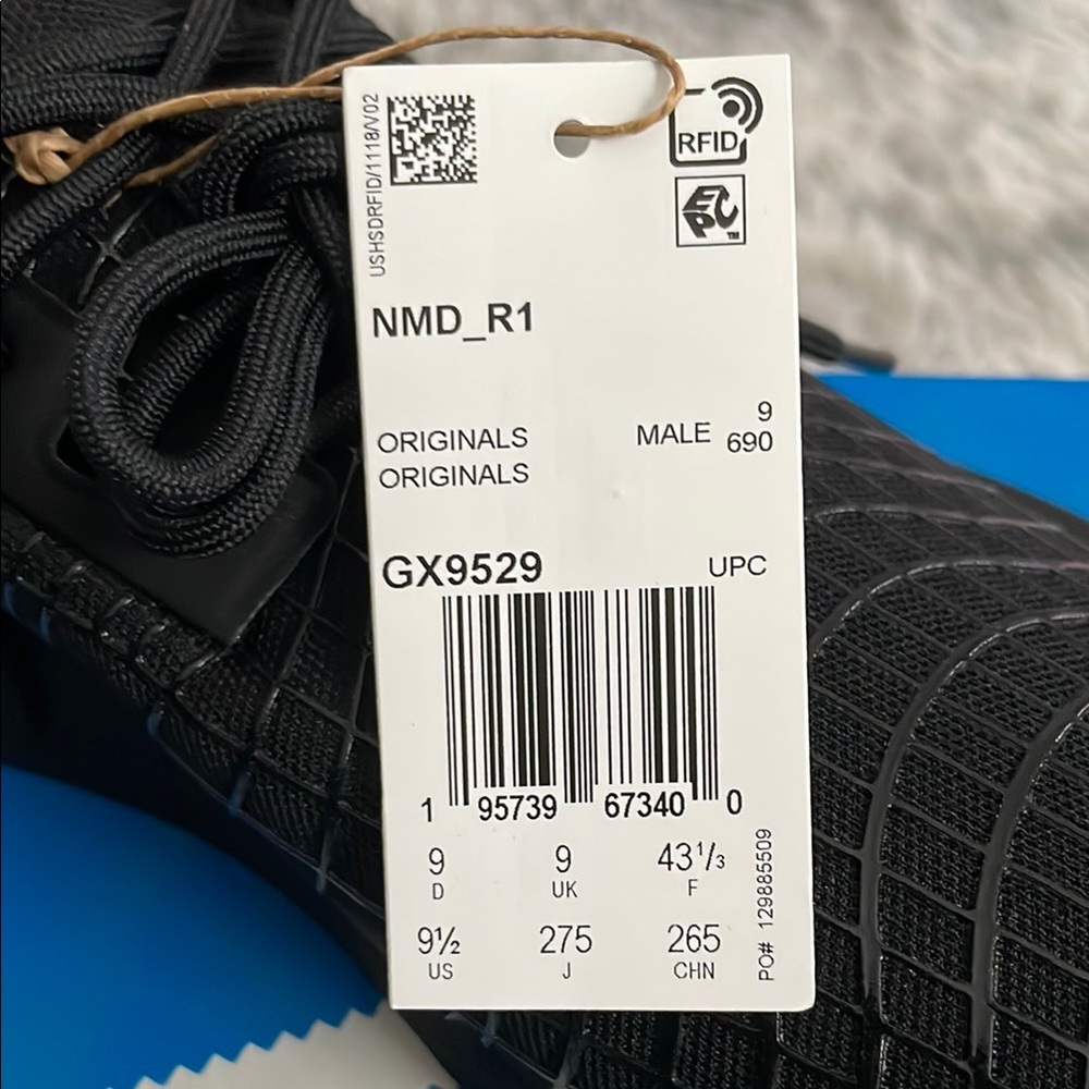 Adidas Triple Black NMD Sz 9 1/2 - Picture 2 of 11